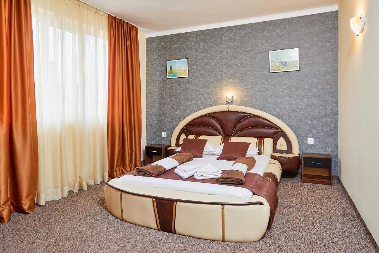 Peneka Hotel Pomorie Bagian luar foto